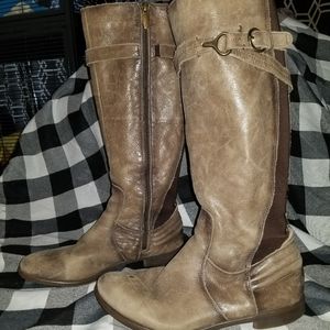 Earth Woodstock Boots Taupe Size 8